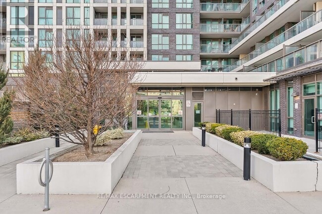 Building Photo - 80 Esther Lorrie Dr