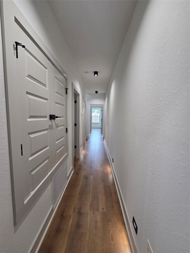 Foto del edificio - 9821 Turnbow St