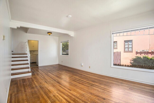 Building Photo - 2955 Fruitvale Ave - 1 bedroom | 1 bath | ...