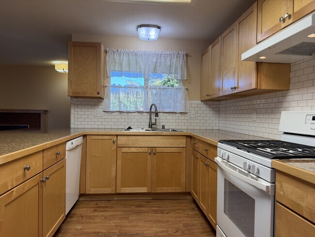 Foto del edificio - 1701 Antoine Ave
