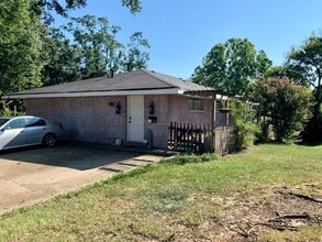 Building Photo - 3312 Northview Dr