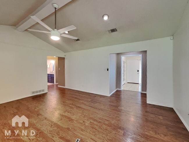 Building Photo - 2015 Arborcrest Dr