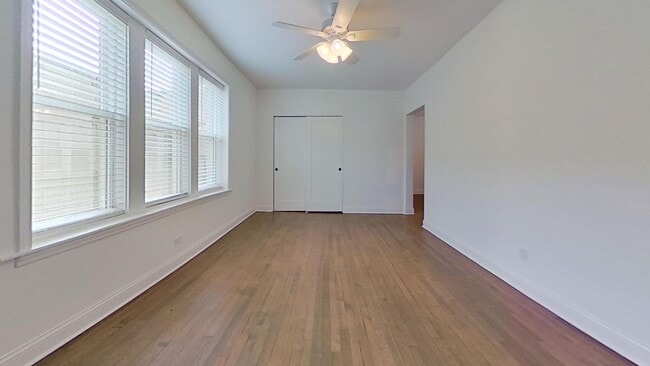 Building Photo - 4829 W Addison St
