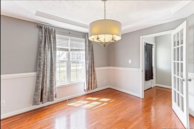 Formal Dining & Front Door - 35 Wessex Ct