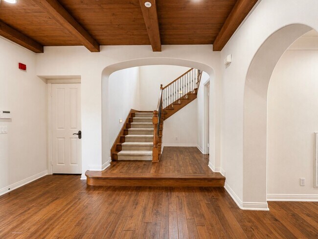 Building Photo - Luxury Living in Irvine's Prestigious Turtle Ridge