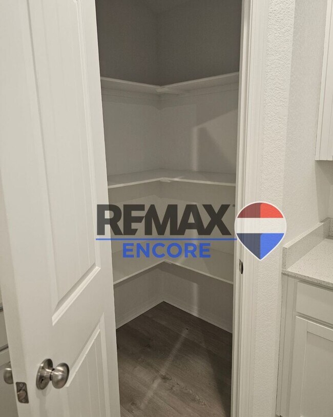 Foto del edificio - Sorry No Smoking/Vaping and Pets Permitted with Restrictions