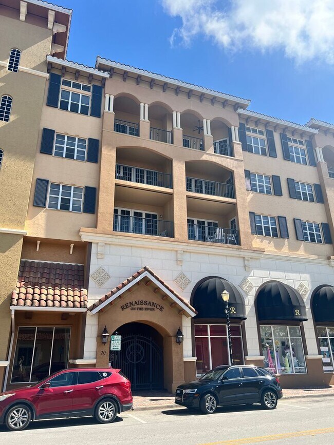 Building Photo - IMMACULATE PENTHOUSE CONDO WITH BREATHTAKI...