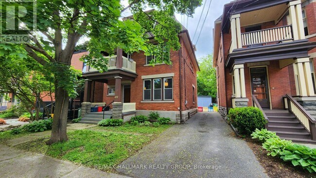 Photo du bâtiment - 122-122 Fourth Ave