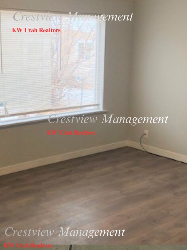 Foto del edificio - Monroe Blvd Duplex