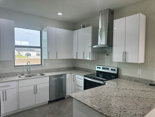 Building Photo - 1638 NW 36th Pl