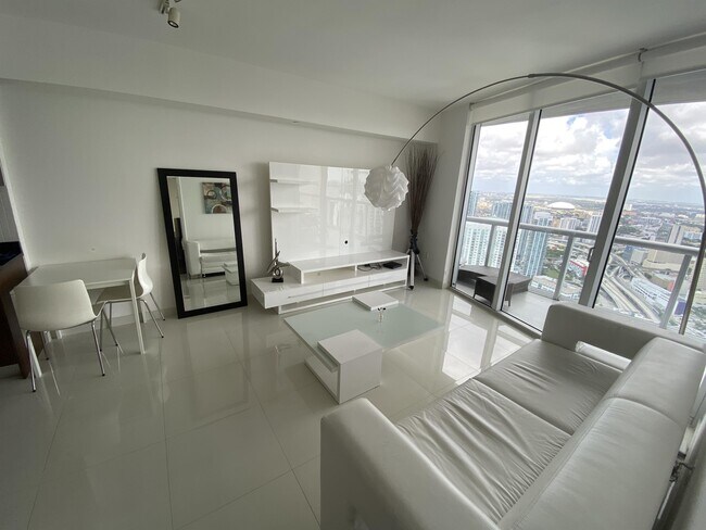 Foto del edificio - 465 Brickell Ave