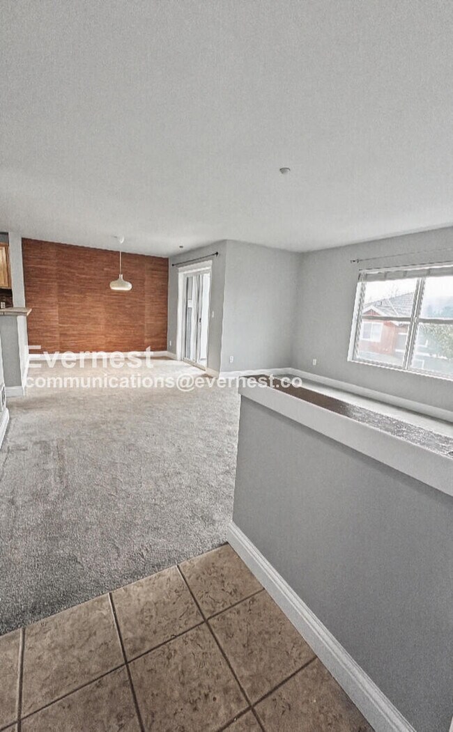 Foto del edificio - 1698 25th Pl NE