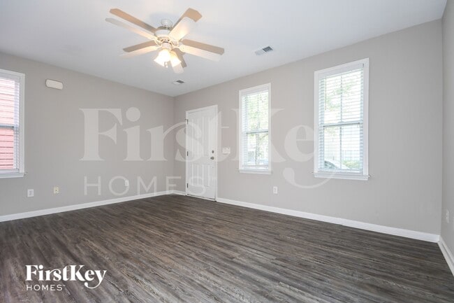 Building Photo - 405 Verbena Ave
