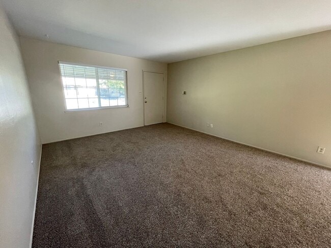 Building Photo - Charming 3-Bedroom Home with Bonus Room and Spacious Yard – Available Now!