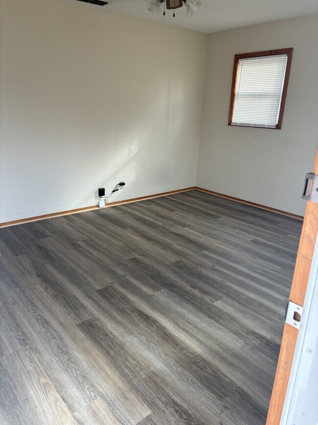 Foto del edificio - 1017 Ross Ln