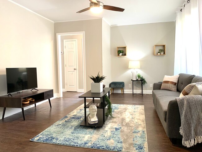 Foto del edificio - 714 Woodlawn Dr