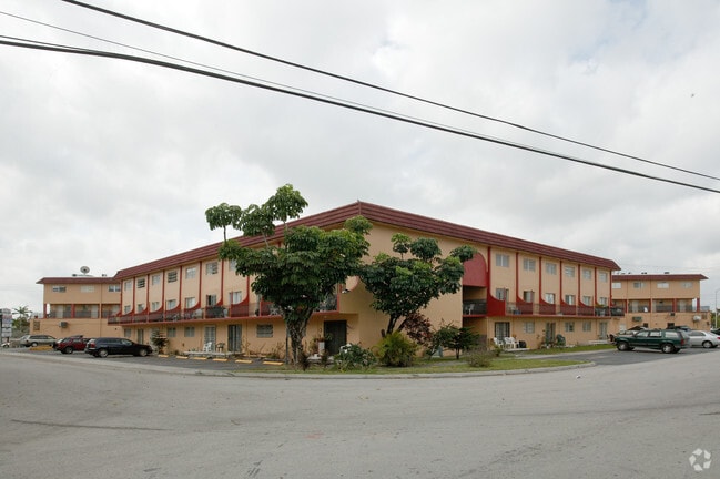 1,550 CON 7 Ct. - Okeechobee Plaza