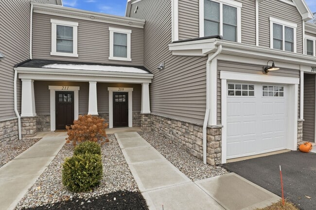 Building Photo - Harbor Point