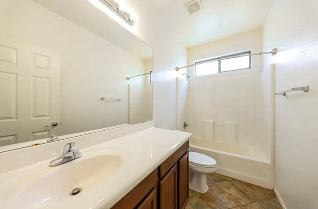 Foto del edificio - 10236 W Hilton Ave