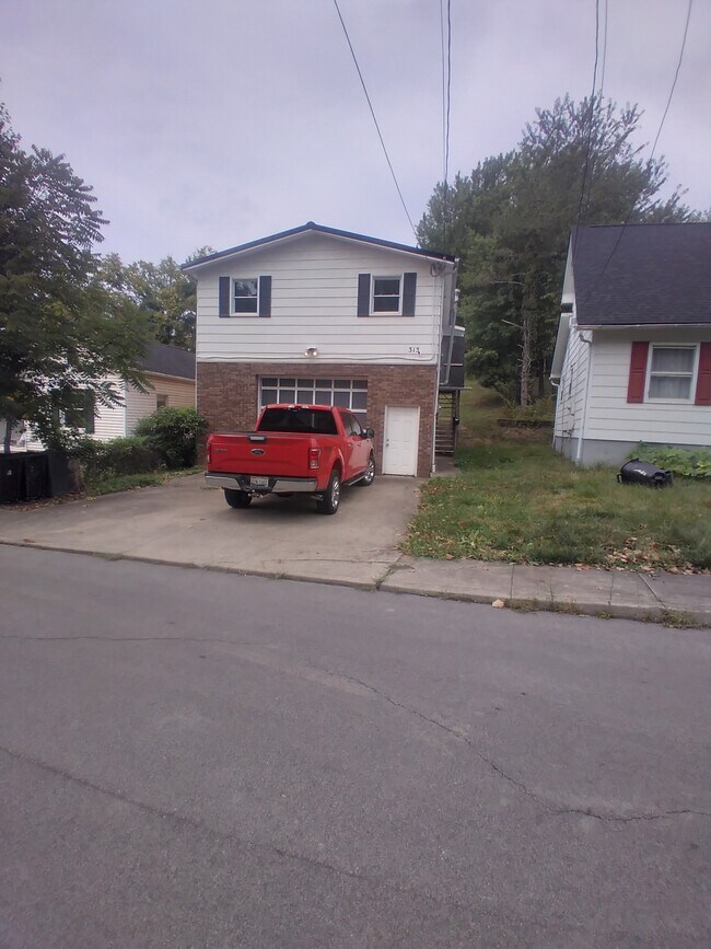 Building Photo - 313 Rotary Rd