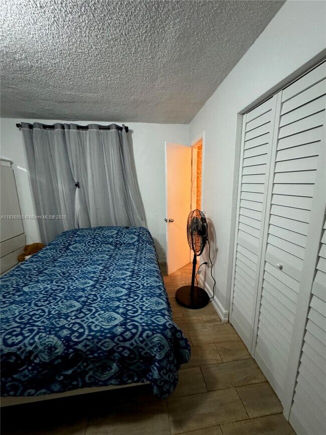 Foto del edificio - 444 SW 4th St