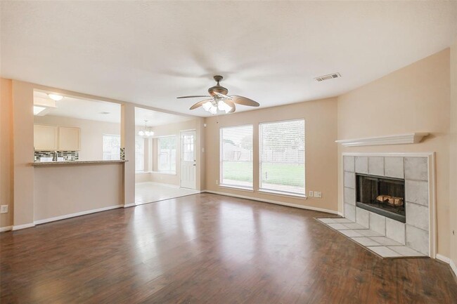 Building Photo - 6918 Canyon Creek Square
