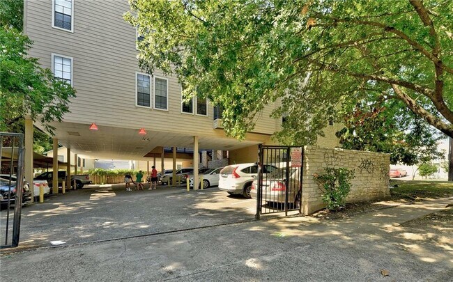 Foto del edificio - 711 W 21st St