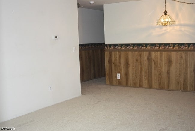Building Photo - 64 Loch Ln
