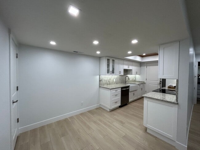Building Photo - 2 Bedroom 2 Bathroom Condo Salt Lake City