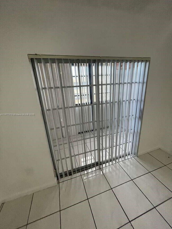 Foto del edificio - 6095 W 19th Ave