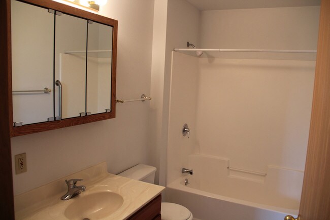 Building Photo - 3 Bedroom 1.5 Bath Winner, SD