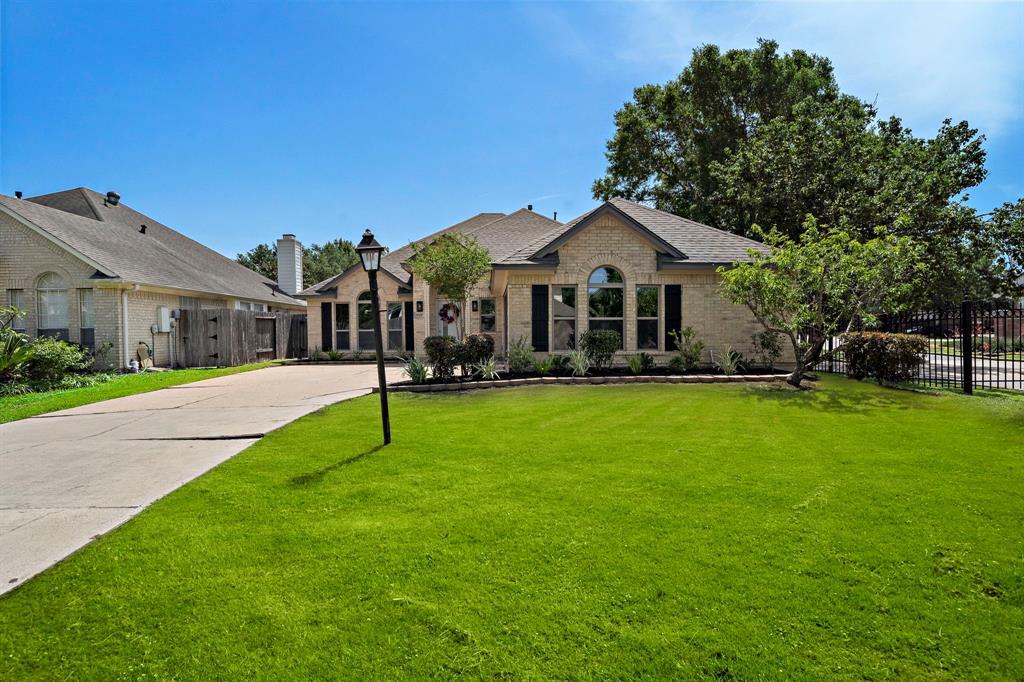Foto principal - 2619 Cedarmoor Ct