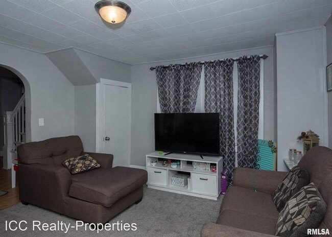 Foto del edificio - 4 br, 1 bath House - 3117 11th Avenue C