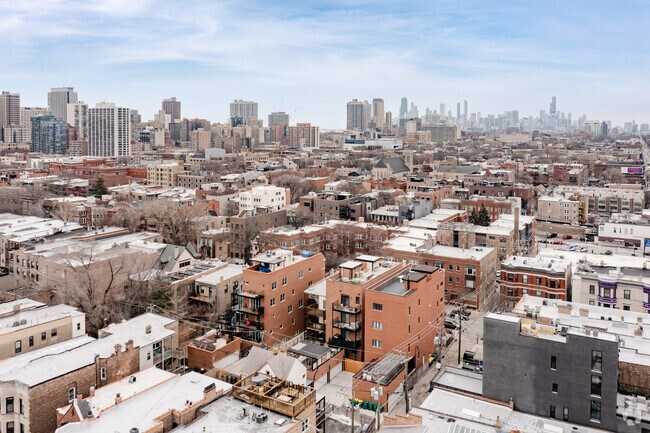 Aerial Photo - 725-745 W Buckingham Pl