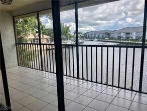 Building Photo - 4717 SW 13th Ave