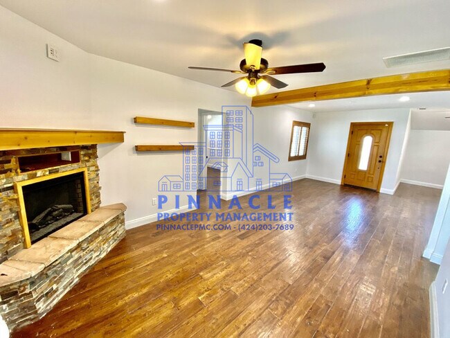 Foto del edificio - 3 Bed 2 Bath Home in Torrance For Rent