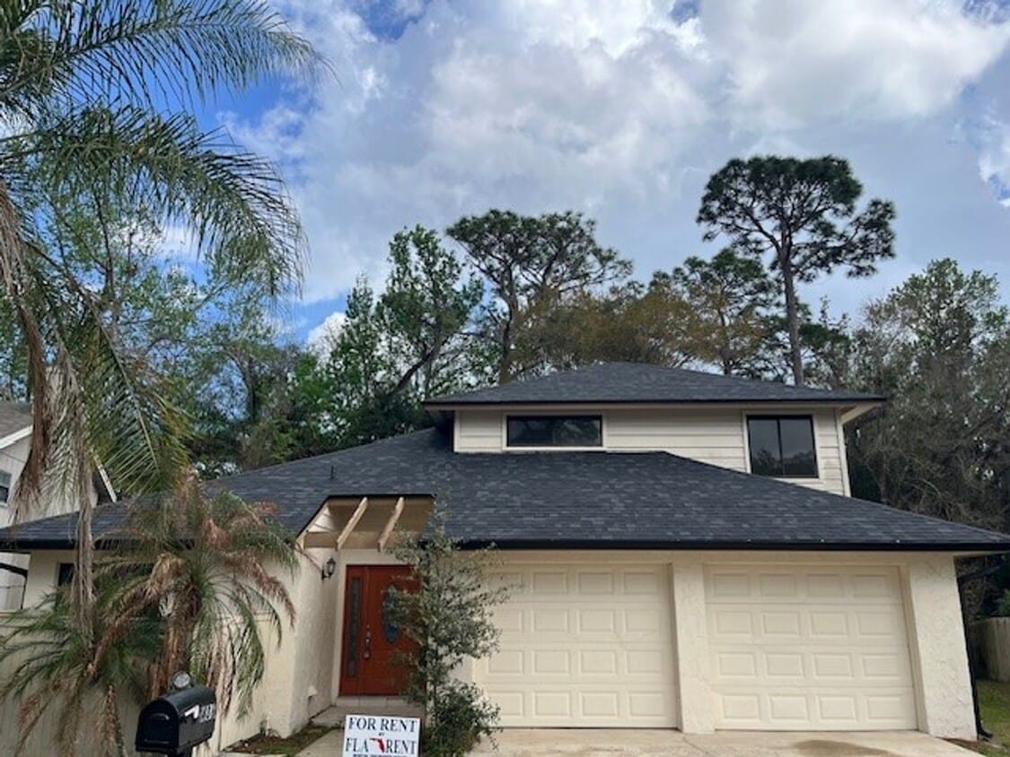 ***4 Bed 3.5 Bath in Tuscawilla!*** - 4/3.5/2 in the Wedgewood Area