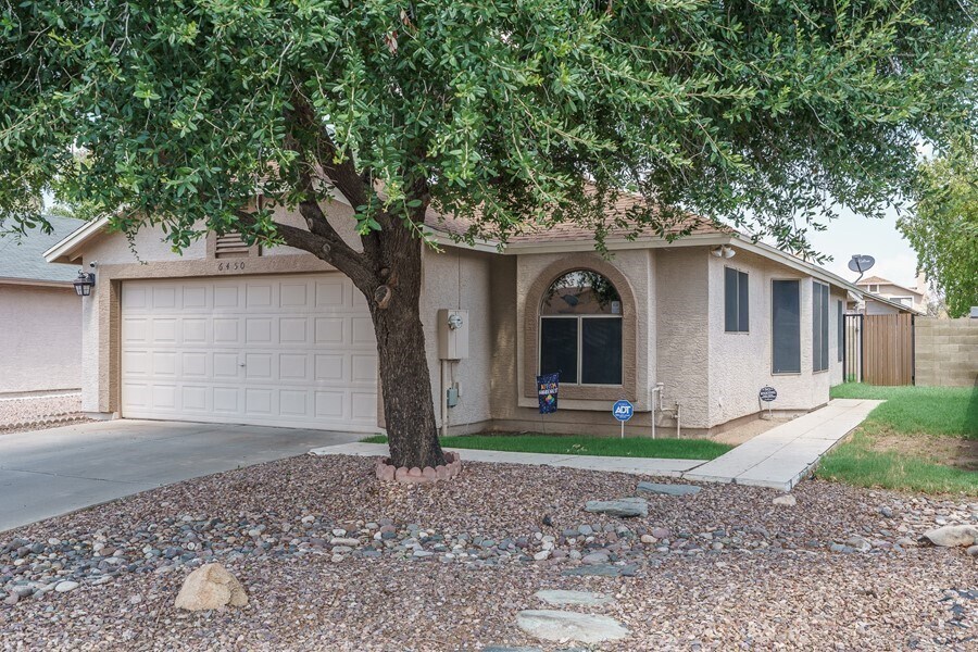 Primary Photo - CHARMING 2 BED/2 BATH HOME!