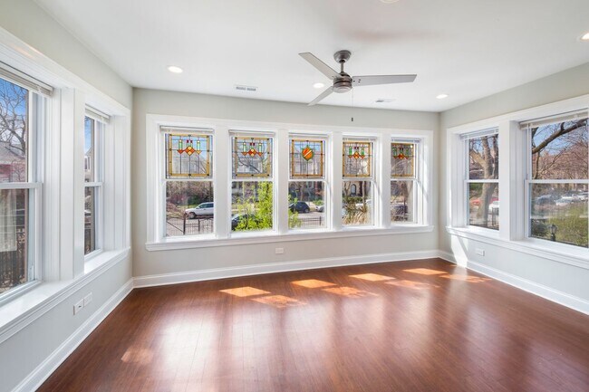 Foto del edificio - 4637 N Dover St