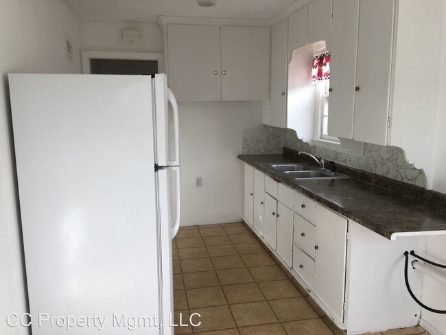 Foto del edificio - 3 br, 1 bath Apartment - 1611 5th St