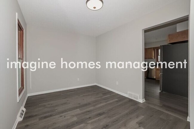 Foto del edificio - Fully Renovated 4 Bedroom, 2.5 Bath Single...