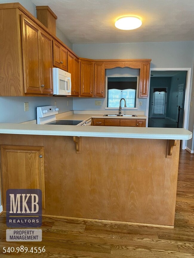 Building Photo - 3 bedrooms 3 baths Patio Home in Roanoke C...