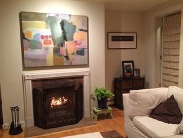 Foto del edificio - 315-317 Beacon St