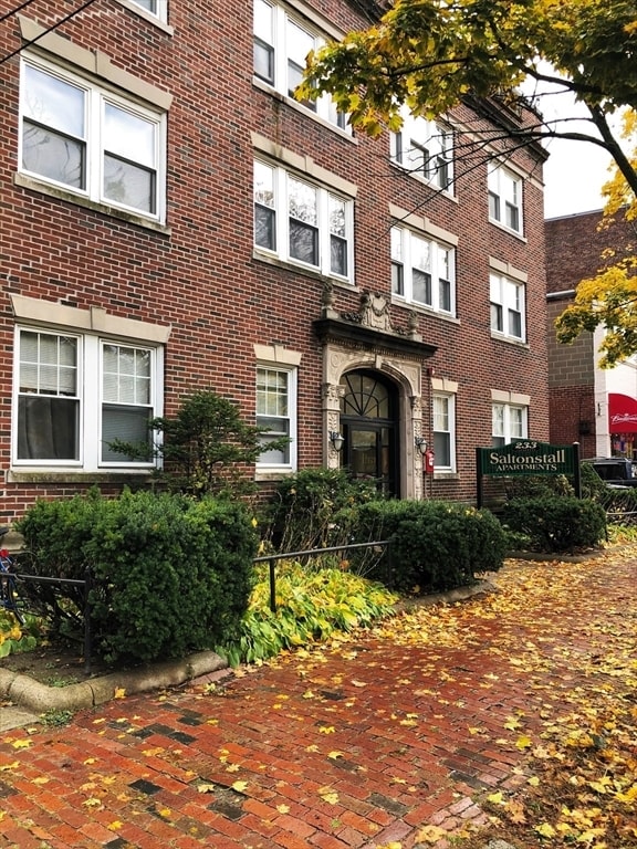 Primary Photo - 229 Lafayette St