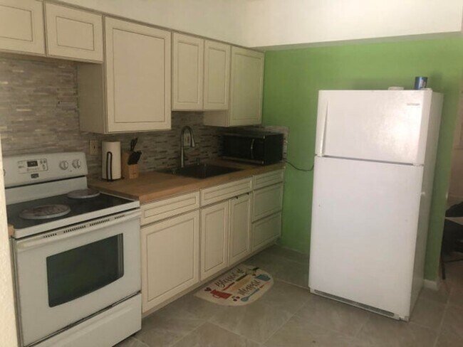 Foto del edificio - 227 E Gateway Boulevard, Boynton Beach, FL...