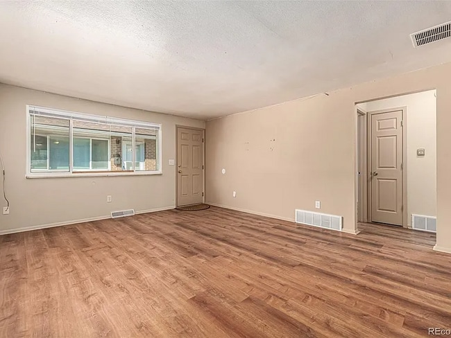 Foto del edificio - 1601 Nome St