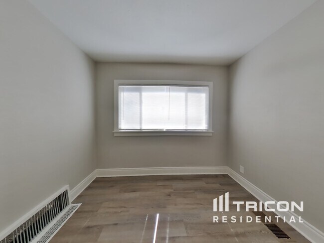 Foto del edificio - 444 E 12th St