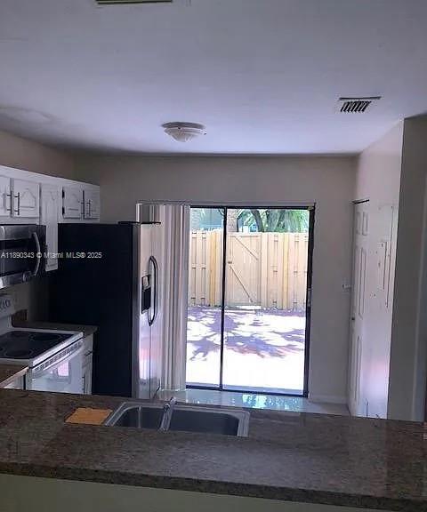 Foto del edificio - 10475 SW 153rd Ct