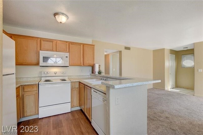 Foto del edificio - 2963 Juniper Hills Blvd