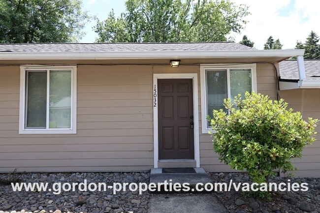 SE Arista Dr - 1 bedroom apartment in Oak Grove with storage unit - SE Arista Dr - 1 bedroom apartment in Oak Grove with storage unit
